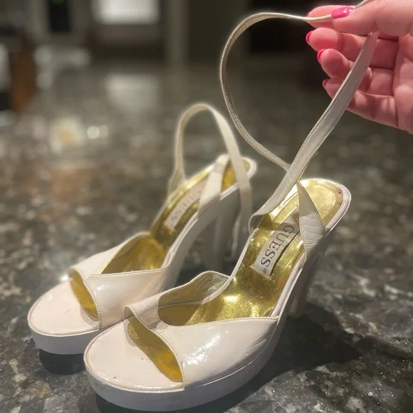 1990’s Guess Heels - Picture 2 of 5